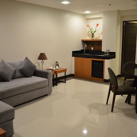 Mango Suites - Santiago City of Santiago Eksteriør billede